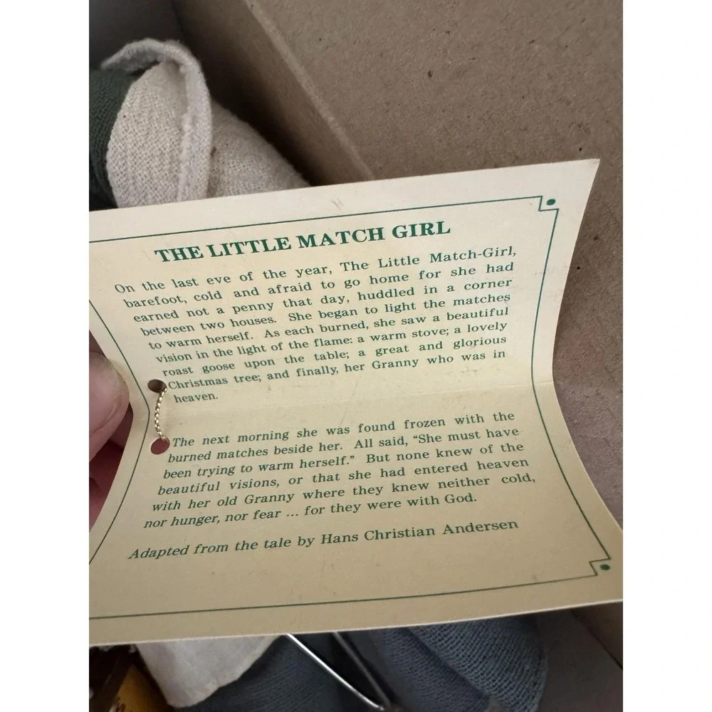 House of Lloyd Christmas Around the World THE LITTLE MATCH GIRL  New In Box Doll